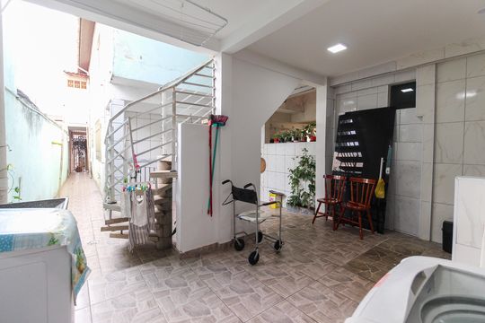 Área de Serviço de casa para alugar com 3 quartos, 110m² em Vila Rosaria, São Paulo
