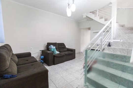 Casa para alugar com 3 quartos, 110m² em Vila Rosaria, São Paulo