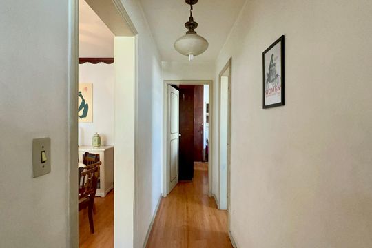 Corredor de apartamento à venda com 2 quartos, 100m² em Jardim Paulista, São Paulo