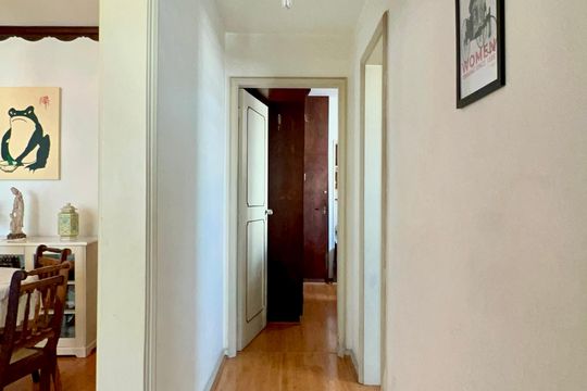 Corredor de apartamento à venda com 2 quartos, 100m² em Jardim Paulista, São Paulo