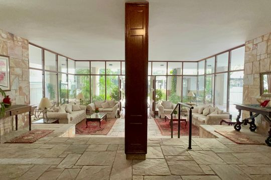 Hall de entrada de apartamento à venda com 2 quartos, 100m² em Jardim Paulista, São Paulo
