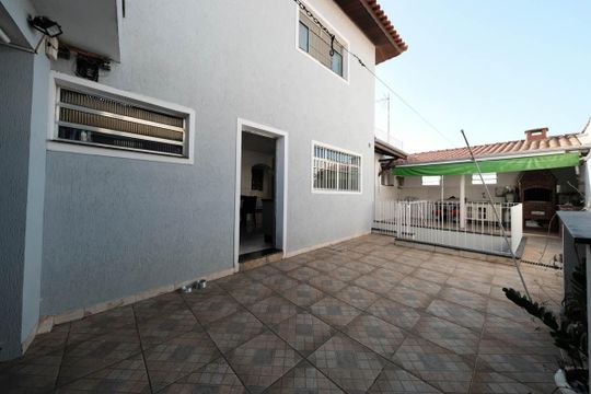 Quintal de casa para alugar com 6 quartos, 271m² em Jardim Ipanema(zona Leste), São Paulo