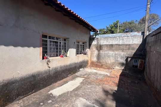 Garagem de casa à venda com 3 quartos, 360m² em Jardim Eulina, Campinas