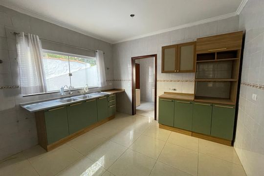 Cozinha de casa de condomínio para alugar com 4 quartos, 326m² em Granja Vianna cotia, Cotia