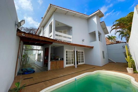 Quintal de casa de condomínio para alugar com 4 quartos, 326m² em Granja Vianna cotia, Cotia