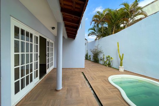 Quintal de casa de condomínio para alugar com 4 quartos, 326m² em Granja Vianna cotia, Cotia