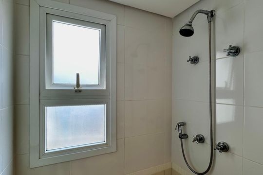 Banheiro Suíte 1 de apartamento para alugar com 3 quartos, 109m² em Jardim Aeroporto, São Paulo