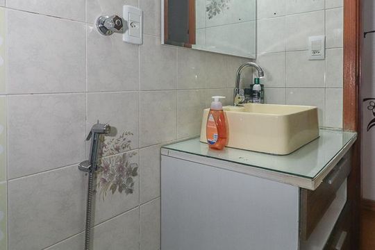 Banheiro de apartamento à venda com 2 quartos, 76m² em Mont’serrat, Porto Alegre