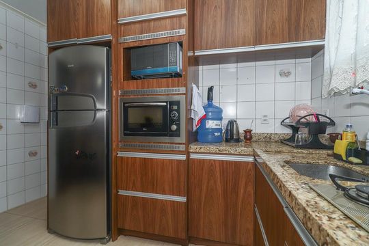 Cozinha de apartamento à venda com 2 quartos, 76m² em Mont’serrat, Porto Alegre