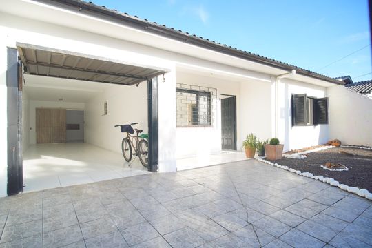 Área externa de casa para alugar com 3 quartos, 200m² em Campina, São Leopoldo