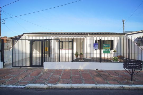 Fachada de casa para alugar com 3 quartos, 200m² em Campina, São Leopoldo