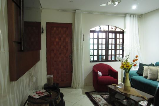 Casa à venda com 2 quartos, 170m² em Veloso, Osasco