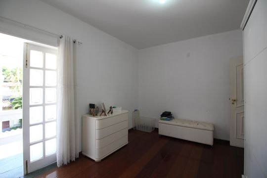 Quarto 2 de casa de condomínio para alugar com 3 quartos, 600m² em Taquara, Rio de Janeiro