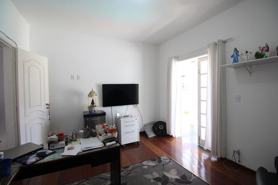 Quarto 1 de casa de condomínio para alugar com 3 quartos, 600m² em Taquara, Rio de Janeiro