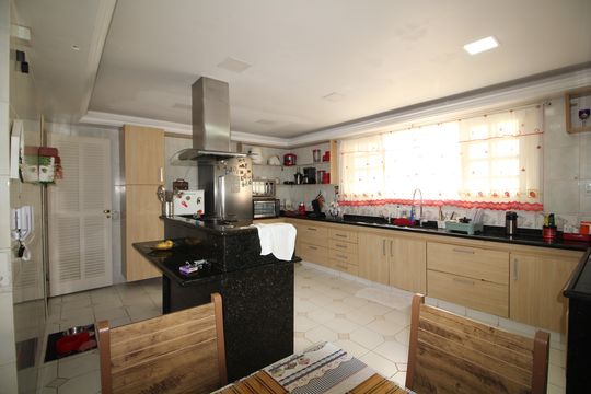 Cozinha de casa de condomínio para alugar com 3 quartos, 600m² em Taquara, Rio de Janeiro