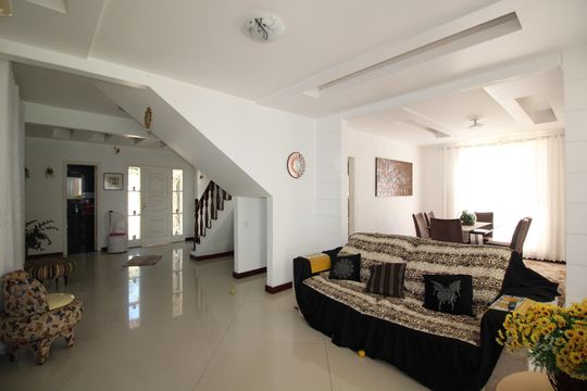 Casa de Condomínio para alugar com 3 quartos, 600m² em Taquara, Rio de Janeiro