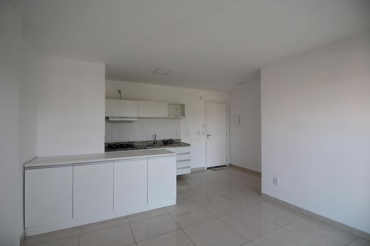 Sala de apartamento para alugar com 1 quarto, 37m² em Taquara, Rio de Janeiro