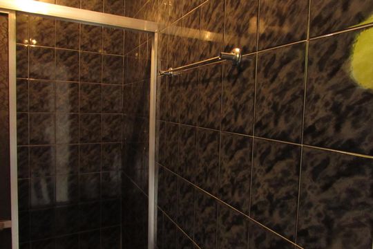 Banheiro da Suíte de casa à venda com 2 quartos, 130m² em Vila Yolanda, Osasco