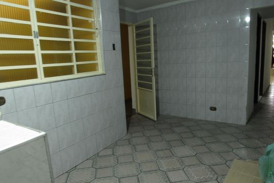 Cozinha de casa à venda com 2 quartos, 130m² em Vila Yolanda, Osasco