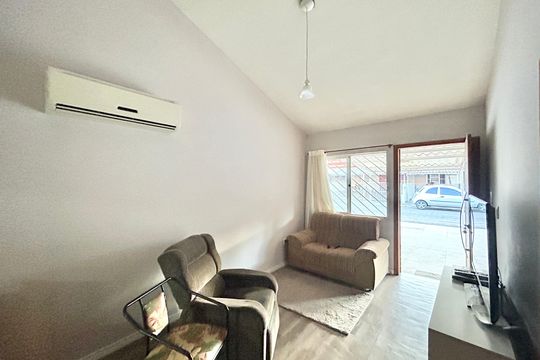 Sala de casa à venda com 2 quartos, 84m² em Canudos, Novo Hamburgo