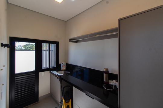 Área de Serviço de casa de condomínio à venda com 4 quartos, 411m² em Loteamento Alphaville Campinas, Campinas