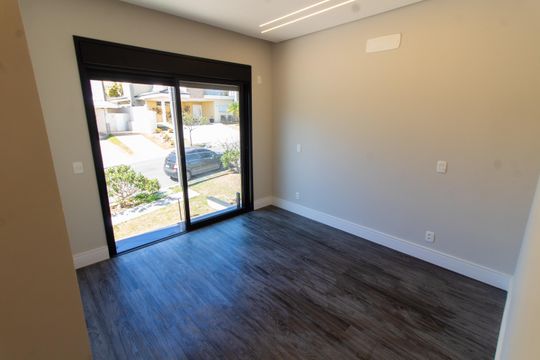 Suíte 4 de casa de condomínio à venda com 4 quartos, 411m² em Loteamento Alphaville Campinas, Campinas