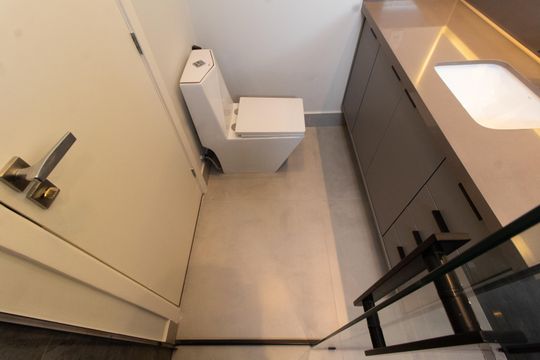 Banheiro da Suíte 2 de casa de condomínio à venda com 4 quartos, 411m² em Loteamento Alphaville Campinas, Campinas