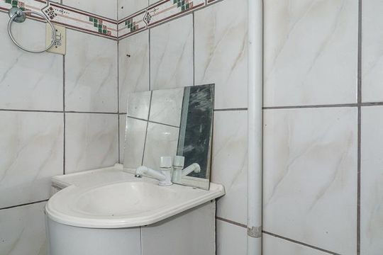 Banheiro de apartamento à venda com 2 quartos, 41m² em Rubem Berta, Porto Alegre