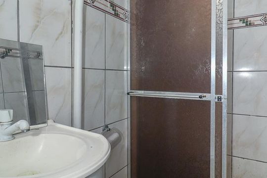 Banheiro de apartamento à venda com 2 quartos, 41m² em Rubem Berta, Porto Alegre