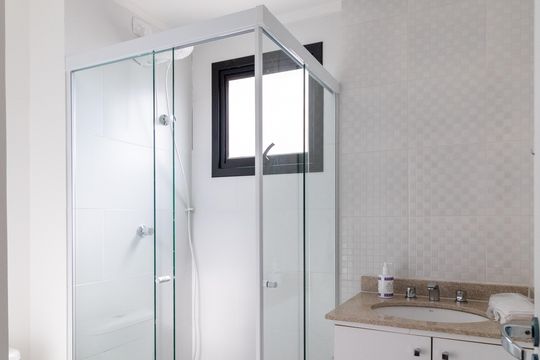 Banheiro de apartamento para alugar com 1 quarto, 38m² em Pompeia, São Paulo