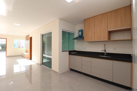 Cozinha de casa à venda com 3 quartos, 140m² em Vila Camilópolis, Santo André