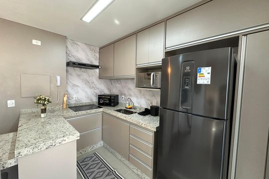 Cozinha de apartamento para alugar com 1 quarto, 41m² em Empresarial 18 do Forte, Barueri
