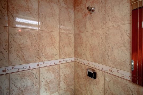 Lavabo da Sala de casa à venda com 5 quartos, 300m² em Pompéia, Belo Horizonte