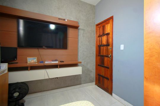 Quarto 2 de casa à venda com 5 quartos, 300m² em Pompéia, Belo Horizonte