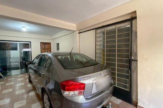 Garagem de casa à venda com 5 quartos, 300m² em Pompéia, Belo Horizonte