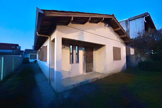 Fachada de casa à venda com 4 quartos, 90m² em Feitoria, São Leopoldo