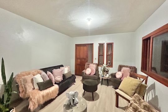 Sala de casa à venda com 4 quartos, 90m² em Feitoria, São Leopoldo