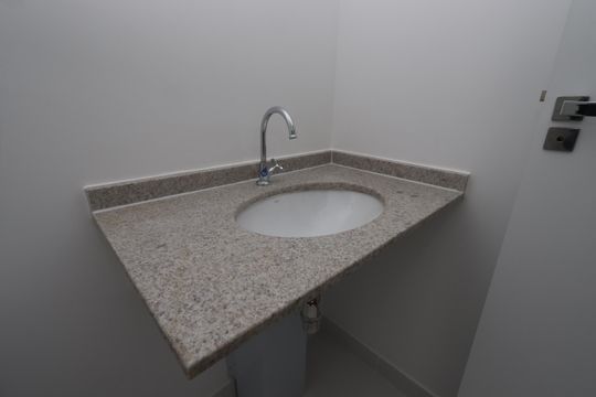 Banheiro de apartamento à venda com 1 quarto, 31m² em Vila Mariana, São Paulo