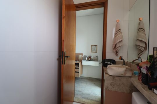 Banheiro da Suíte de apartamento à venda com 2 quartos, 110m² em Vila Camilópolis, Santo André