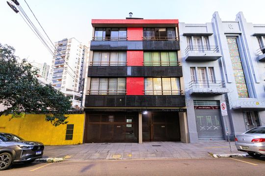 Fachada de apartamento à venda com 1 quarto, 49m² em Floresta, Porto Alegre