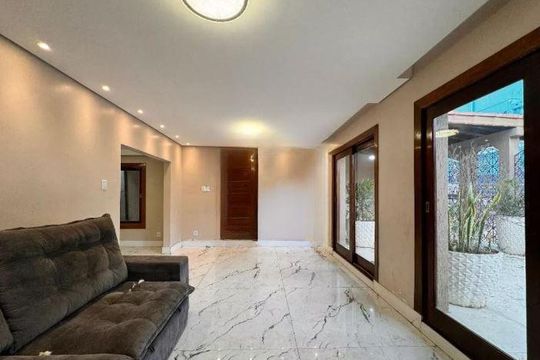 Casa à venda com 5 quartos, 400m² em Vila Alzira, Santo André