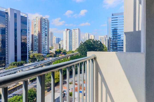Varanda de kitnet/studio para alugar com 1 quarto, 30m² em Vila Cordeiro, São Paulo