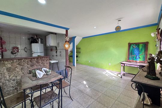 Sala de casa de condomínio à venda com 2 quartos, 150m² em Vargem Pequena, Rio de Janeiro