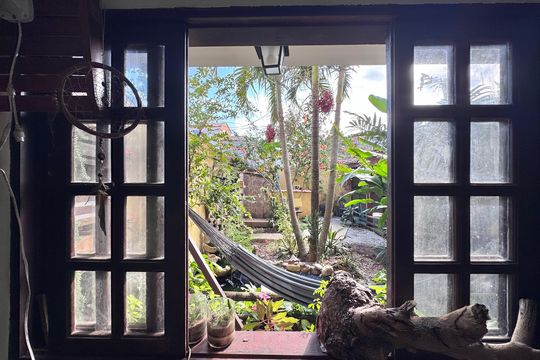 Sala - Vista de casa de condomínio à venda com 2 quartos, 150m² em Vargem Pequena, Rio de Janeiro