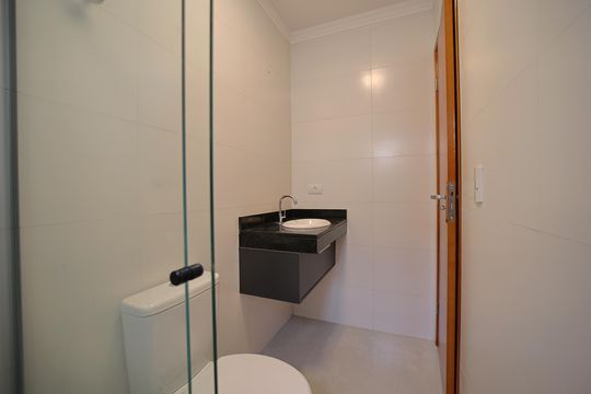 Banheiro de casa de condomínio para alugar com 2 quartos, 95m² em Penha de França, São Paulo