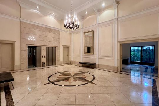 Hall de entrada de apartamento à venda com 3 quartos, 280m² em Jardim Paulistano, São Paulo