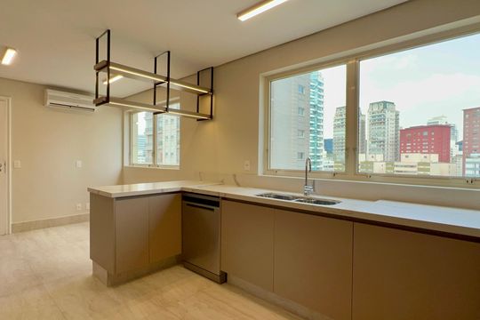 Cozinha de apartamento à venda com 3 quartos, 280m² em Jardim Paulistano, São Paulo