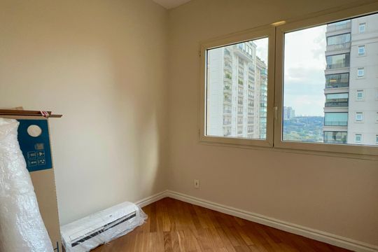Quarto de Serviço de apartamento à venda com 3 quartos, 280m² em Jardim Paulistano, São Paulo