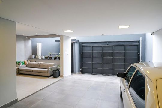 Garagem de casa à venda com 3 quartos, 183m² em Santa Maria, Santo André