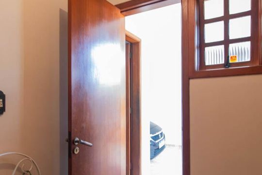 Área de Serviço de casa à venda com 4 quartos, 258m² em Espírito Santo, Porto Alegre
